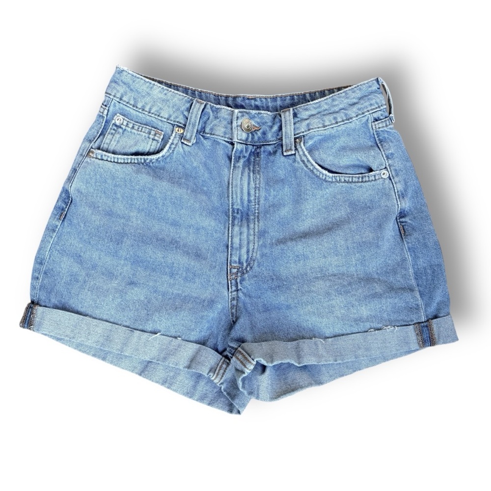 H&M (Divided) High Waisted Light Wash Mom Jean Shorts, Cuffed, W 4